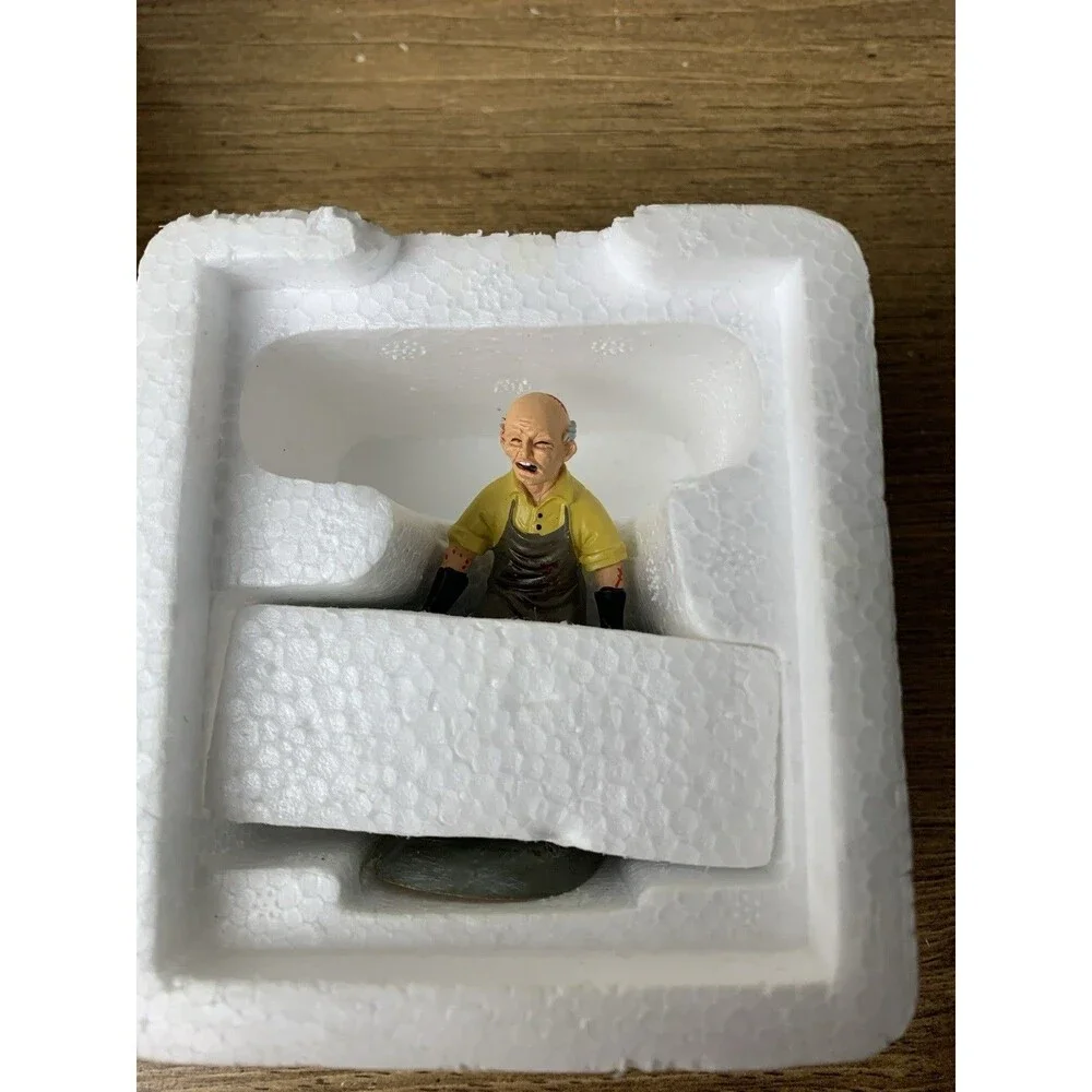 Dept. 56 Halloween “Time To Feed The Monsters” Figure #799982